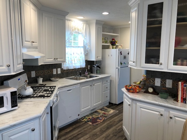 29 Lowell Road Salem, NH 03079 - Photo 7 of 16