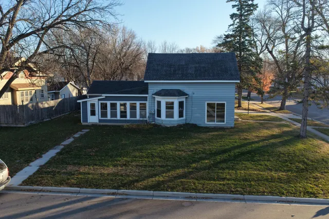 $179,500 | 203 Trott Avenue Southeast, Willmar, MN 56201