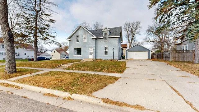 $179,500 | 203 Trott Avenue Southeast, Willmar, MN 56201
