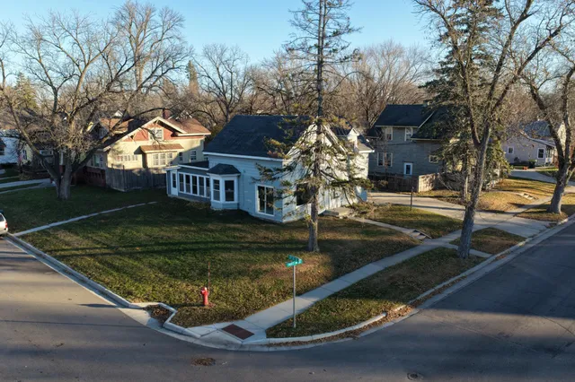$179,500 | 203 Trott Avenue Southeast, Willmar, MN 56201