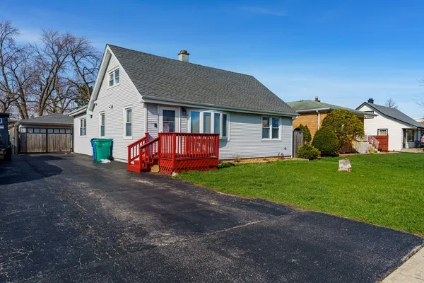 a view of backyard of house
