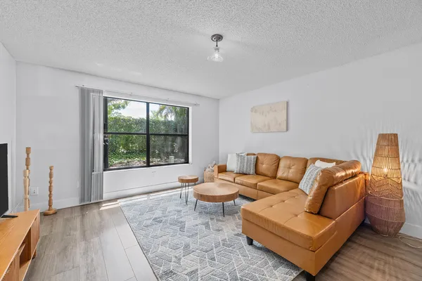 $2,700 | 12999 Odessa Trail, Unit 10, Wellington, FL 33414