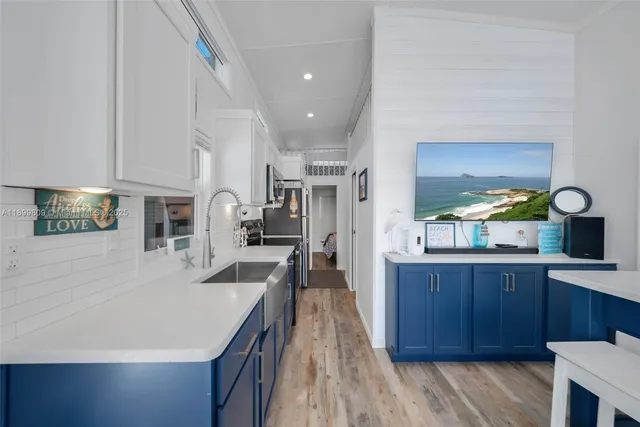 $915,000 | 325 Calusa Street, Key Largo, FL 33037