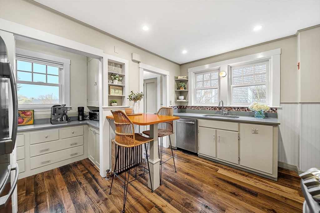 29 Thaxter Road Newton, MA 02460 - Photo 19 of 40 Gallery Image 19