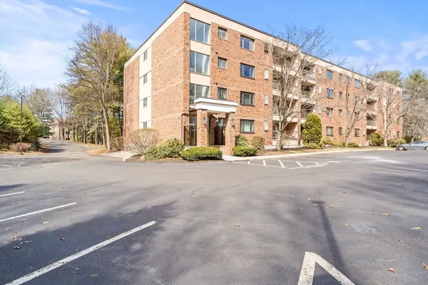$519,995 | 10 Ledgewood Way, Unit 26, Peabody, MA 01960
