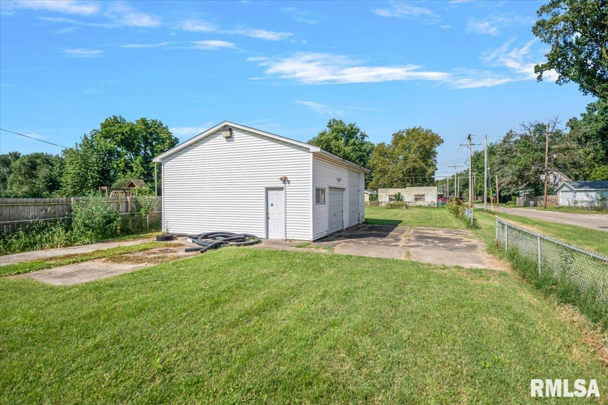 229 North Milton Avenue Springfield, IL 62702 - Photo 38 of 46 Gallery Image 38