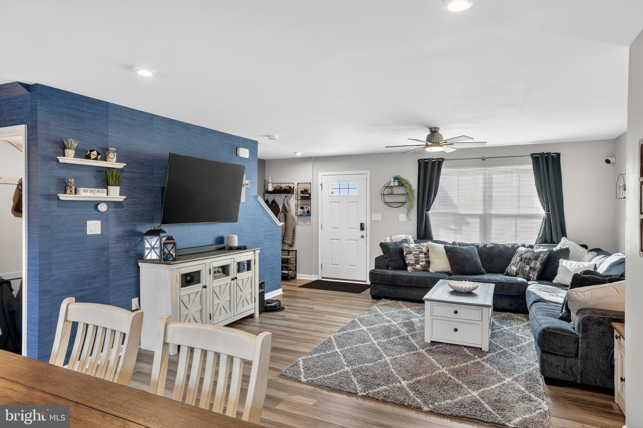 7069 Wise Lane King George, VA 22485 - Photo 4 of 39 Charming living space with modern accents.