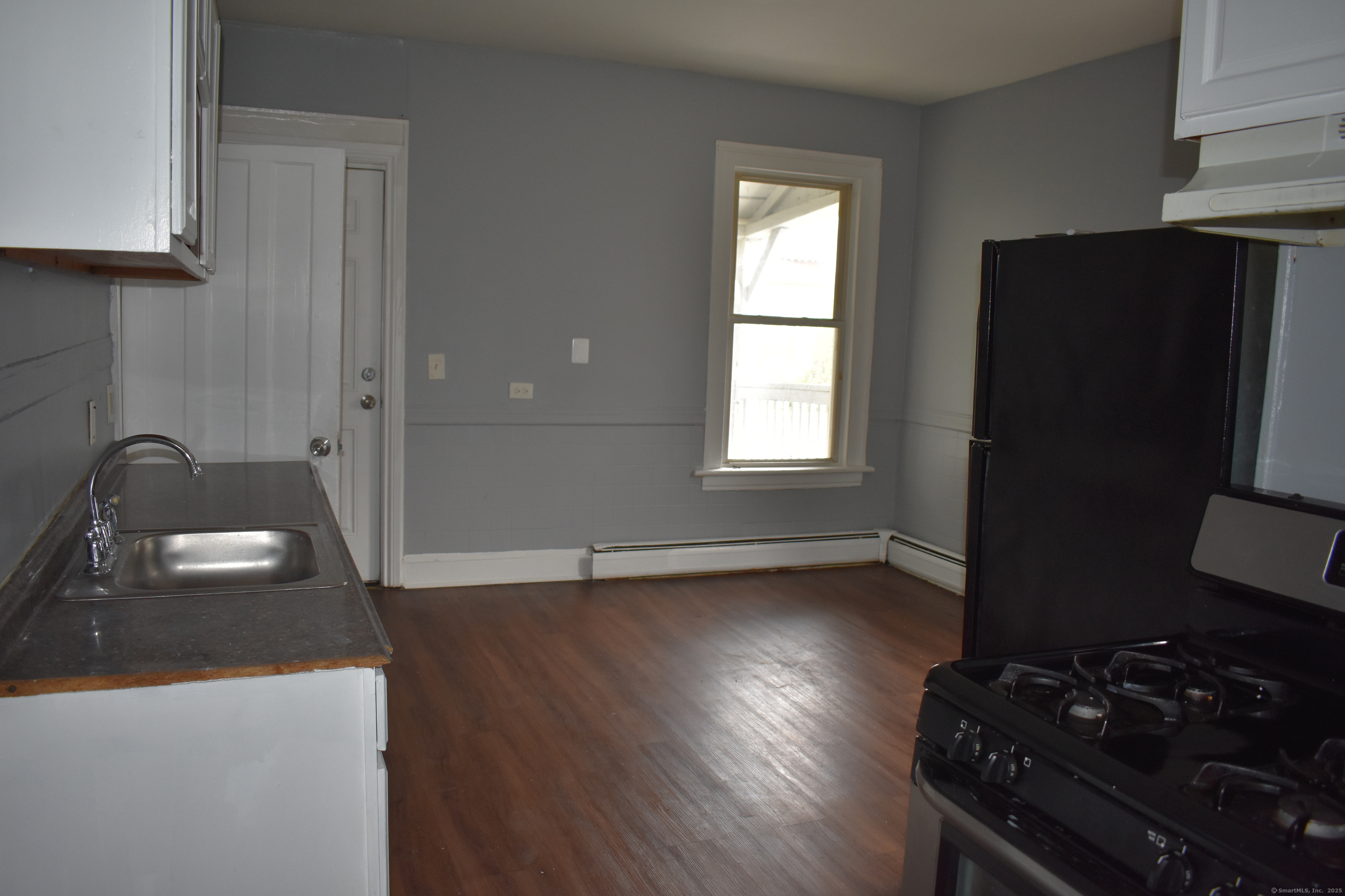 117 Caroline Street Bridgeport, CT 06608 - Photo 2 of 11