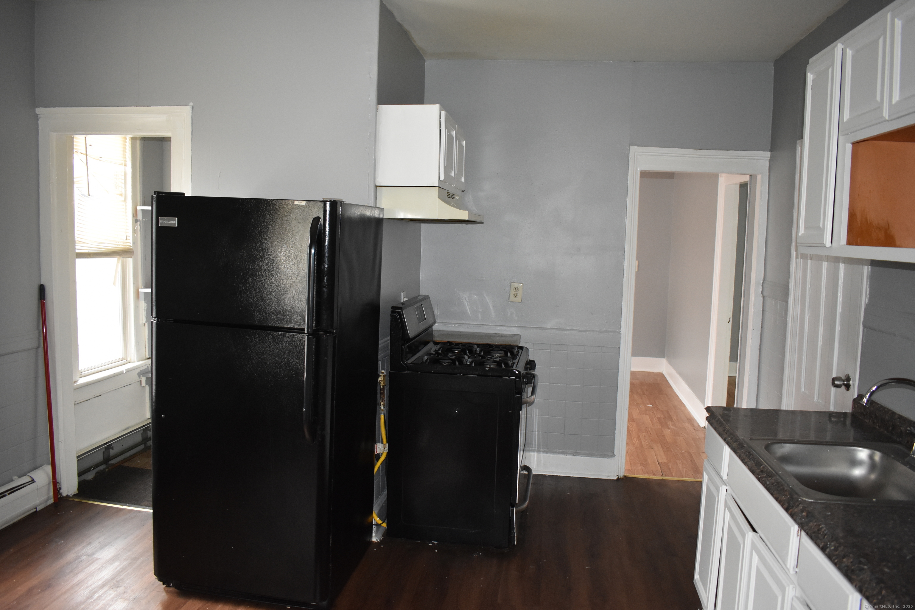 117 Caroline Street Bridgeport, CT 06608 - Photo 3 of 11