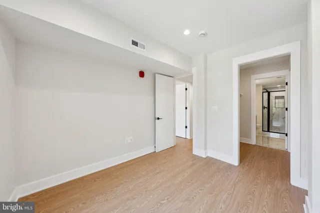 $5,700 | 2134 Wisconsin Avenue Northwest, Unit 6, Washington, DC 20007