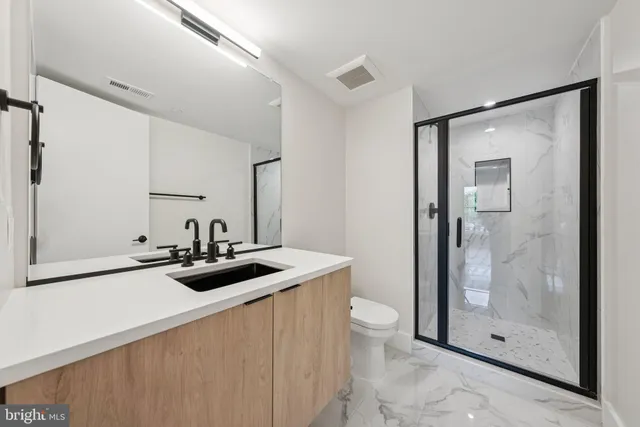 $5,700 | 2134 Wisconsin Avenue Northwest, Unit 6, Washington, DC 20007