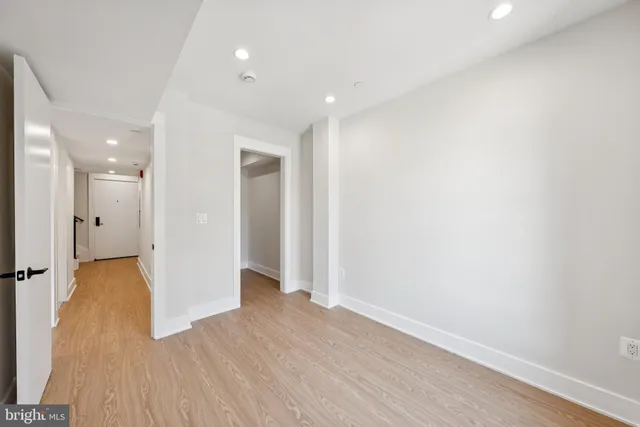 $5,700 | 2134 Wisconsin Avenue Northwest, Unit 6, Washington, DC 20007