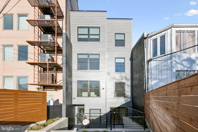 $5,700 | 2134 Wisconsin Avenue Northwest, Unit 6, Washington, DC 20007