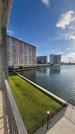 $2,900 | 17500 North Bay Road, Unit S403, Sunny Isles Beach, FL 33160