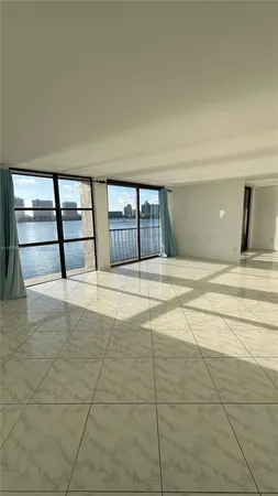 $2,900 | 17500 North Bay Road, Unit S403, Sunny Isles Beach, FL 33160