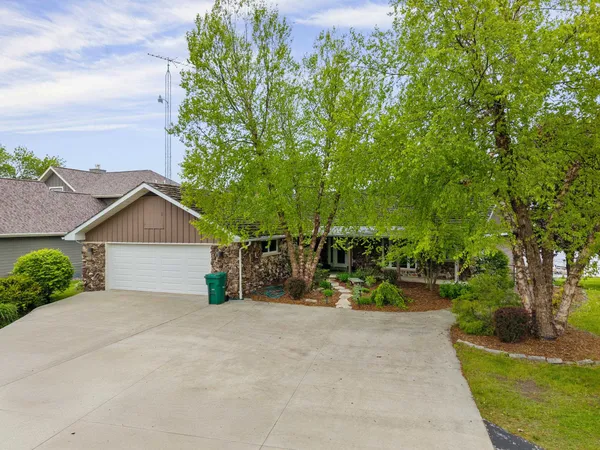 $4,675,000 | W2932 Kahl Road, Markesan, WI 53946