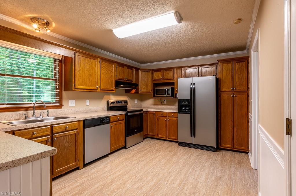 4625 Shelton Ridge Road Walkertown, NC 27051 - Photo 13 of 48 4625 Shelton Ridge Rd Walkertown NC 27051 Kitchen
