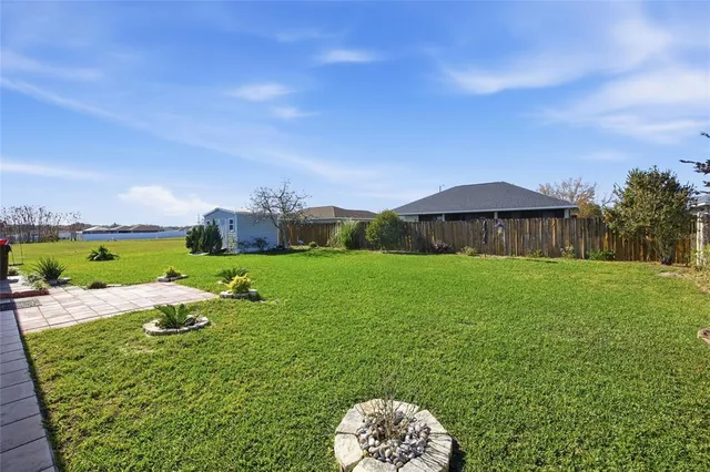 $329,900 | 10180 Southeast 69th Avenue, Belleview, FL 34420