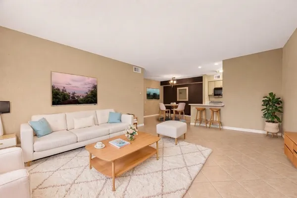 $125,000 | 4649 Wild Indigo Street, Unit 336, Houston, TX 77027