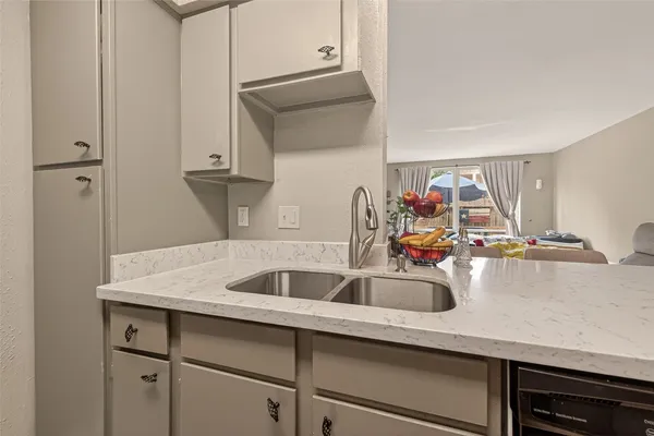 $125,000 | 4649 Wild Indigo Street, Unit 336, Houston, TX 77027