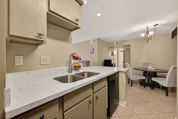 $125,000 | 4649 Wild Indigo Street, Unit 336, Houston, TX 77027