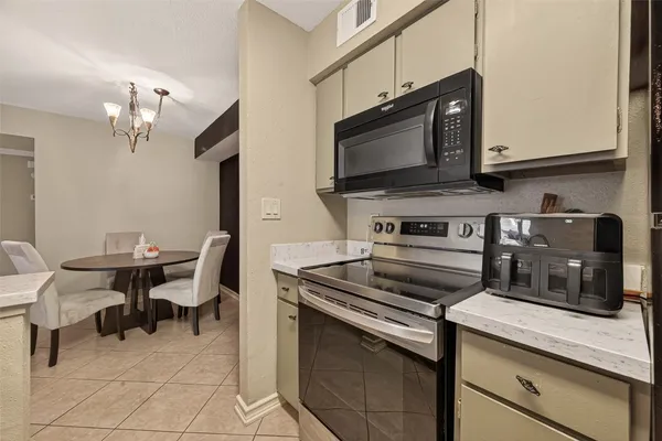 $125,000 | 4649 Wild Indigo Street, Unit 336, Houston, TX 77027