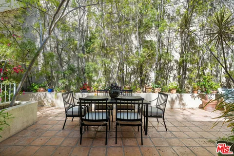 $2,125,000 | 10055 Reevesbury Drive, Beverly Hills, CA 90210