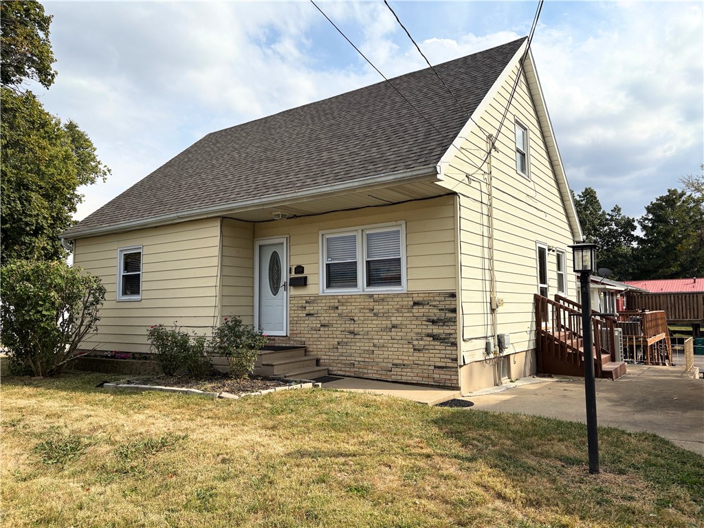 2209 West Center Street Decatur, IL 62526 - Photo 1 of 36
