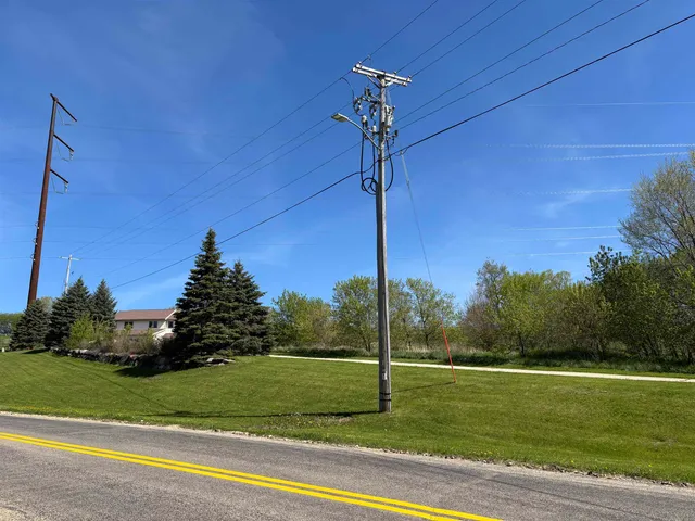 $170,000 | 105-116 Pine Ridge Court, Barneveld, WI 53507