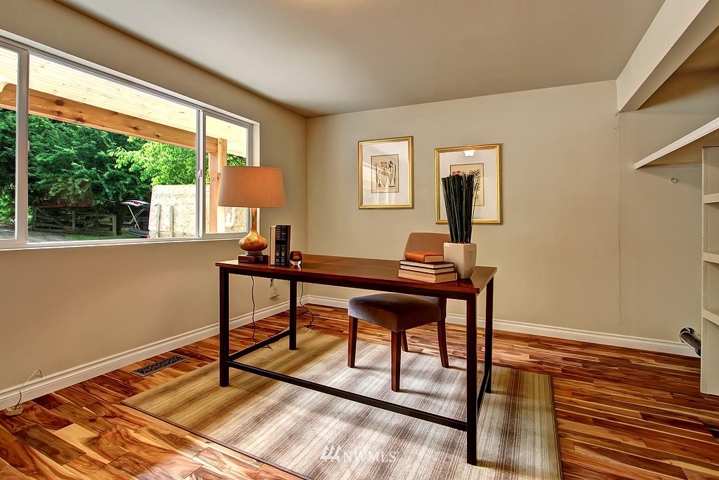 26607 Wax Orchard Road Southwest Vashon, WA 98070 - Photo 9 of 12 Gallery Image 9