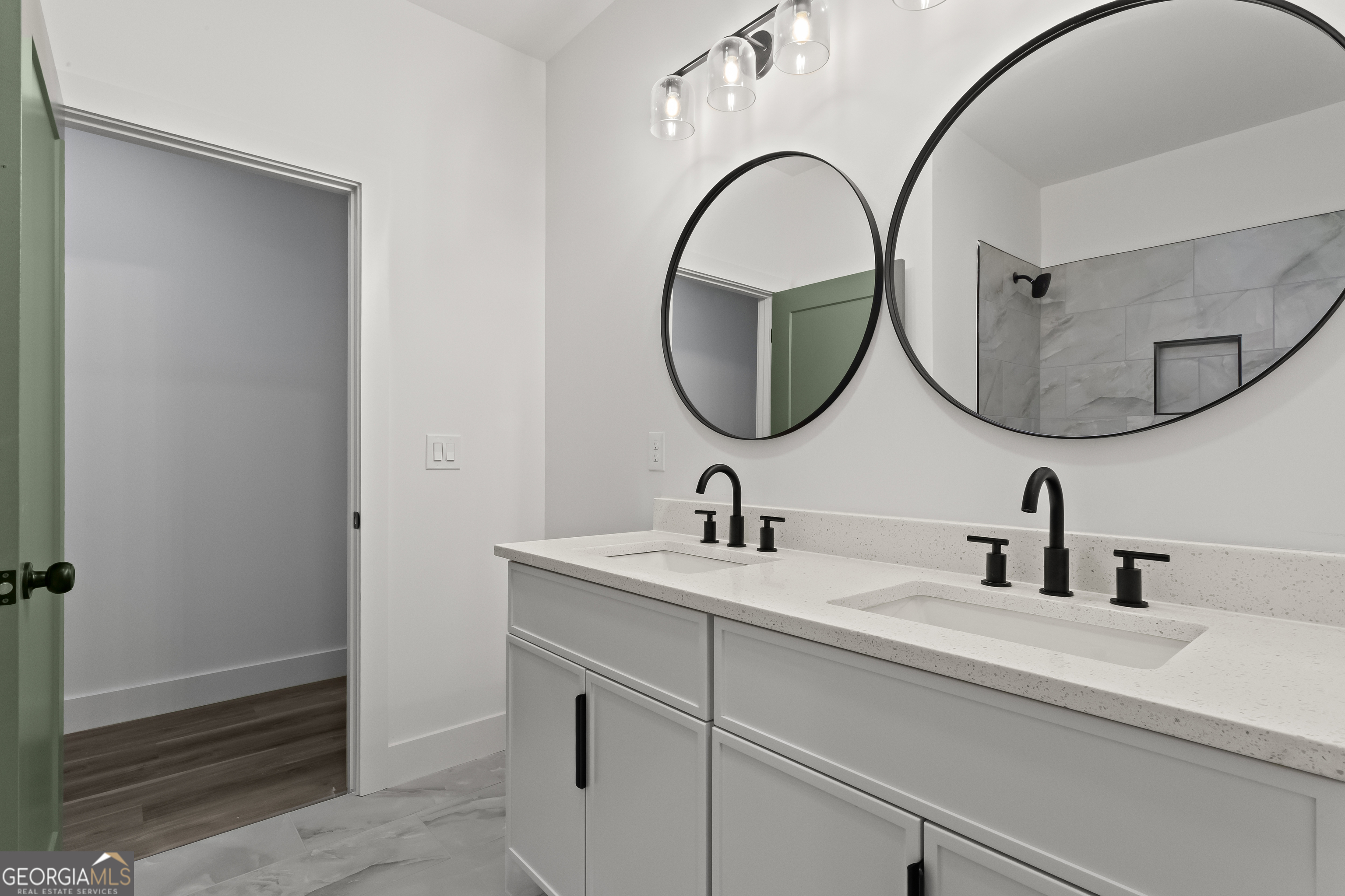 598 Formwalt Street Southwest Atlanta, GA 30312 - Photo 20 of 23 a bathroom with a sink and a mirror