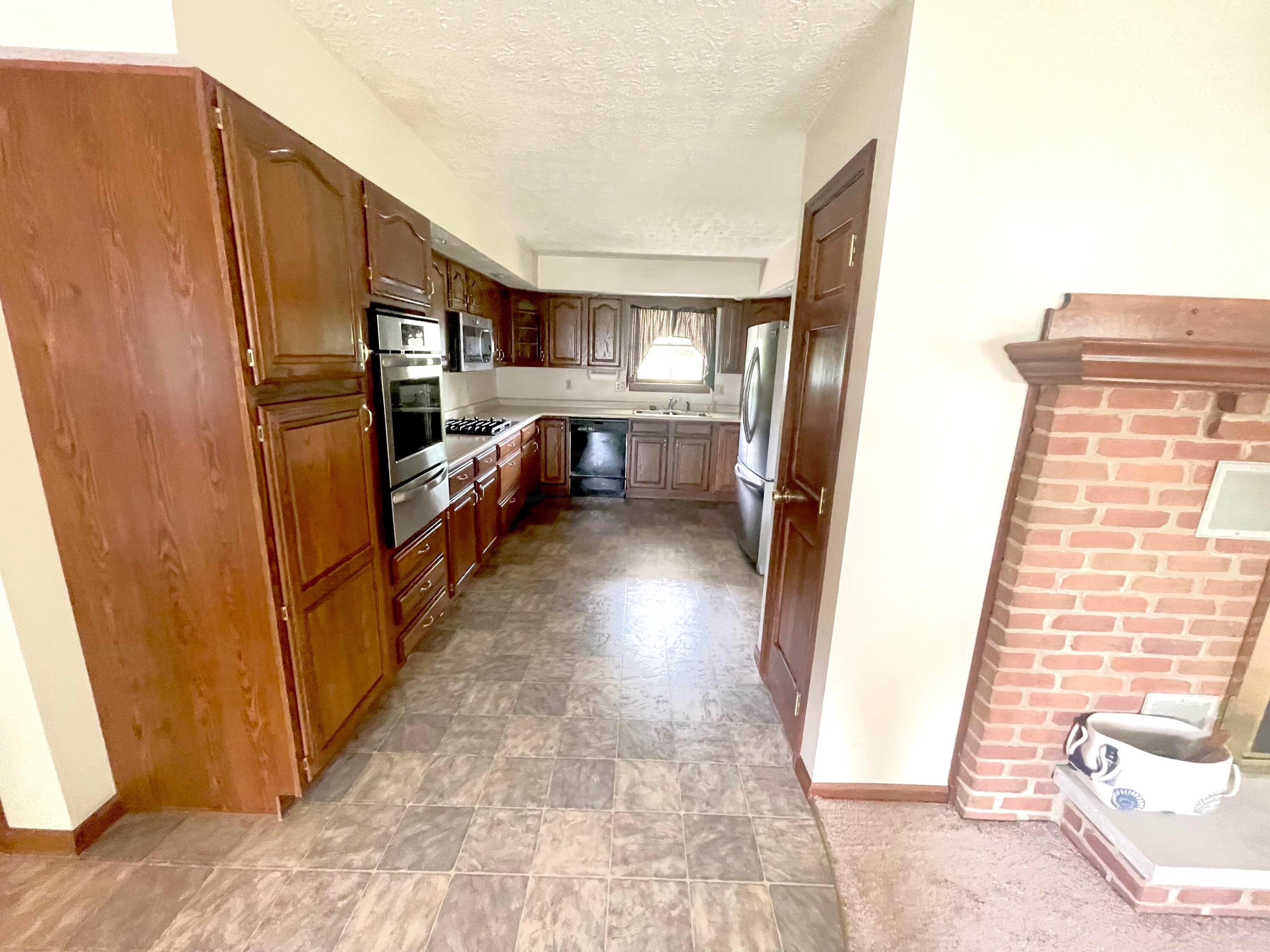 404 Ridgedale Drive Circleville, OH 43113 - Photo 21 of 42 D1B270BE-C560-485C-950A-98B25564701E