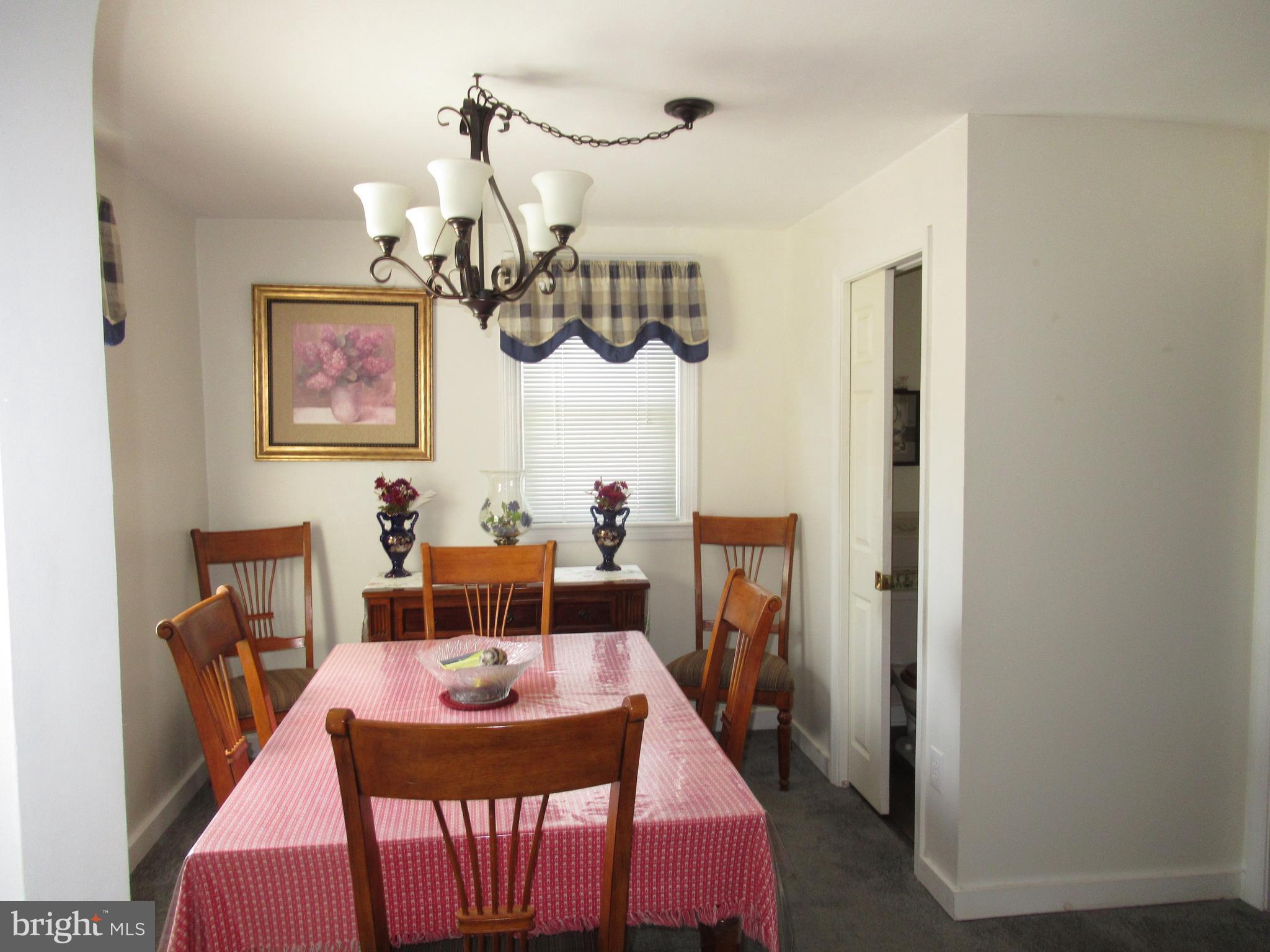 1011 Edgerton Road Secane, PA 19018 - Photo 11 of 53