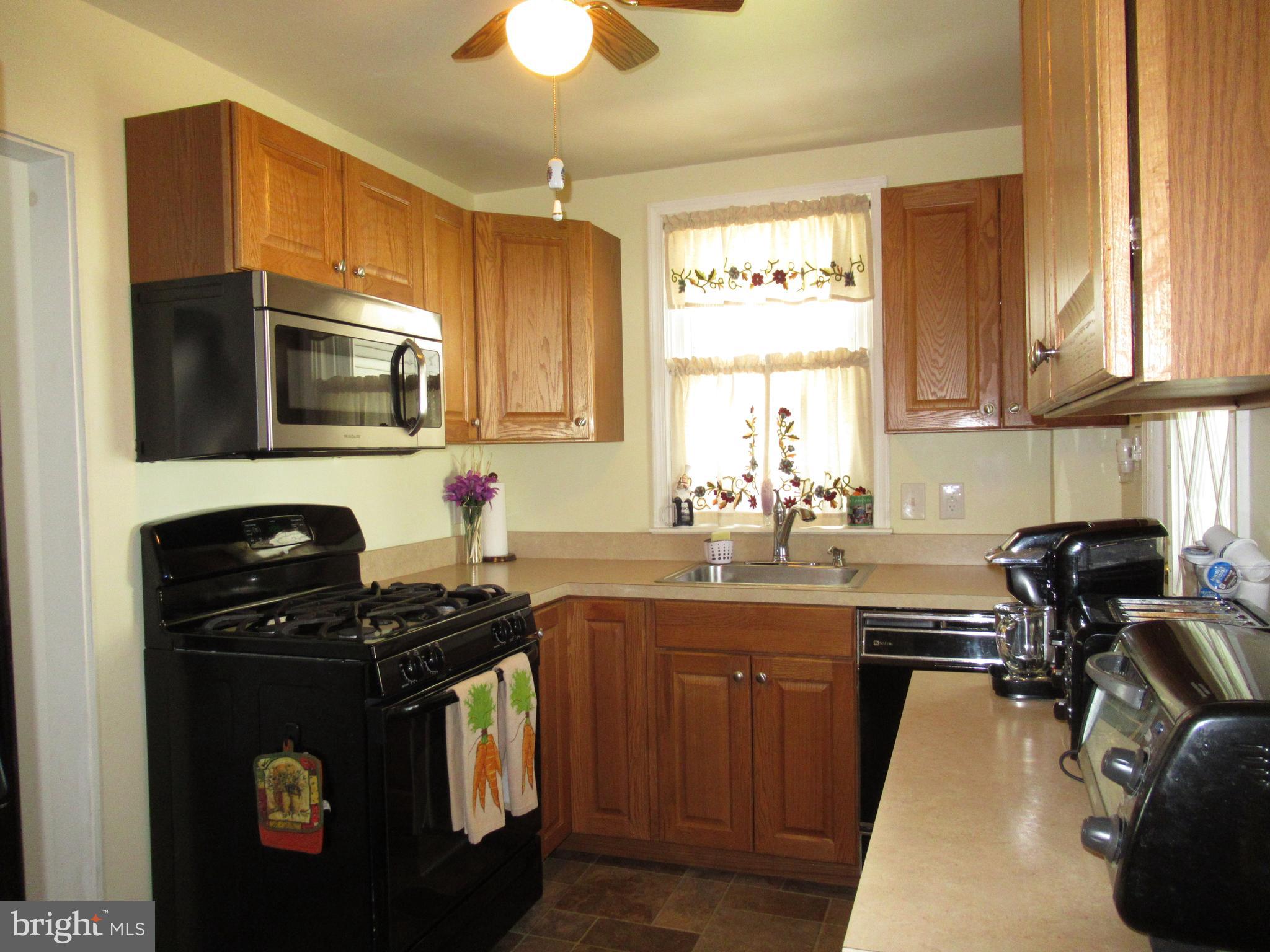 1011 Edgerton Road Secane, PA 19018 - Photo 14 of 53