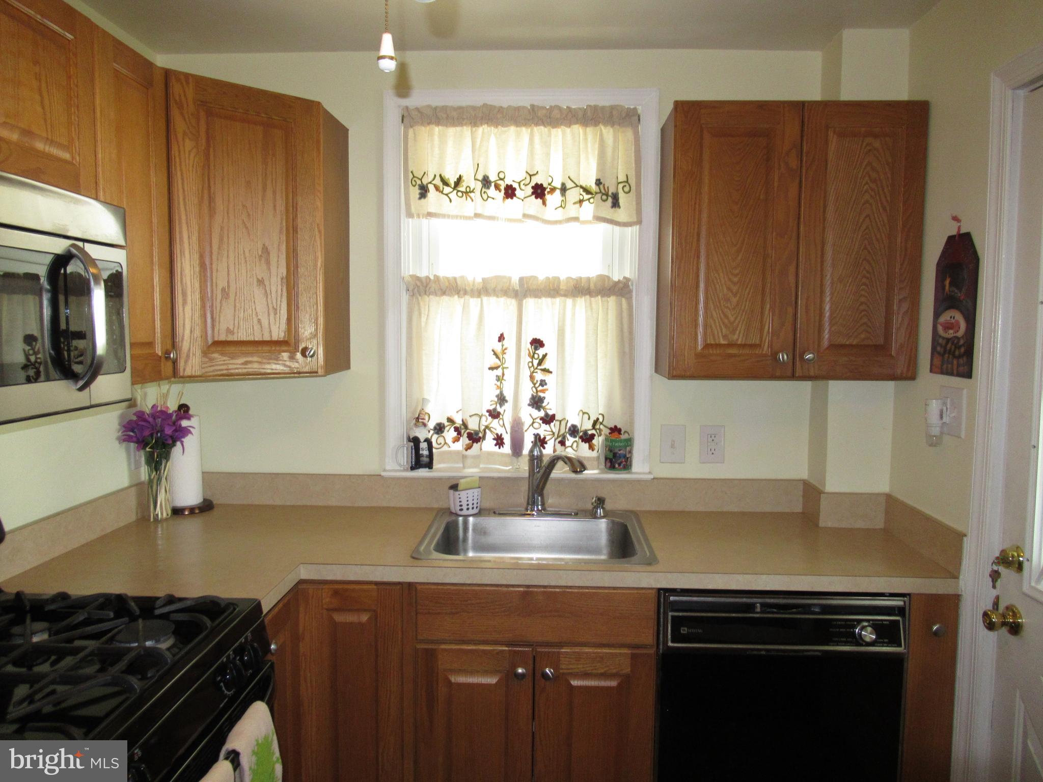 1011 Edgerton Road Secane, PA 19018 - Photo 15 of 53