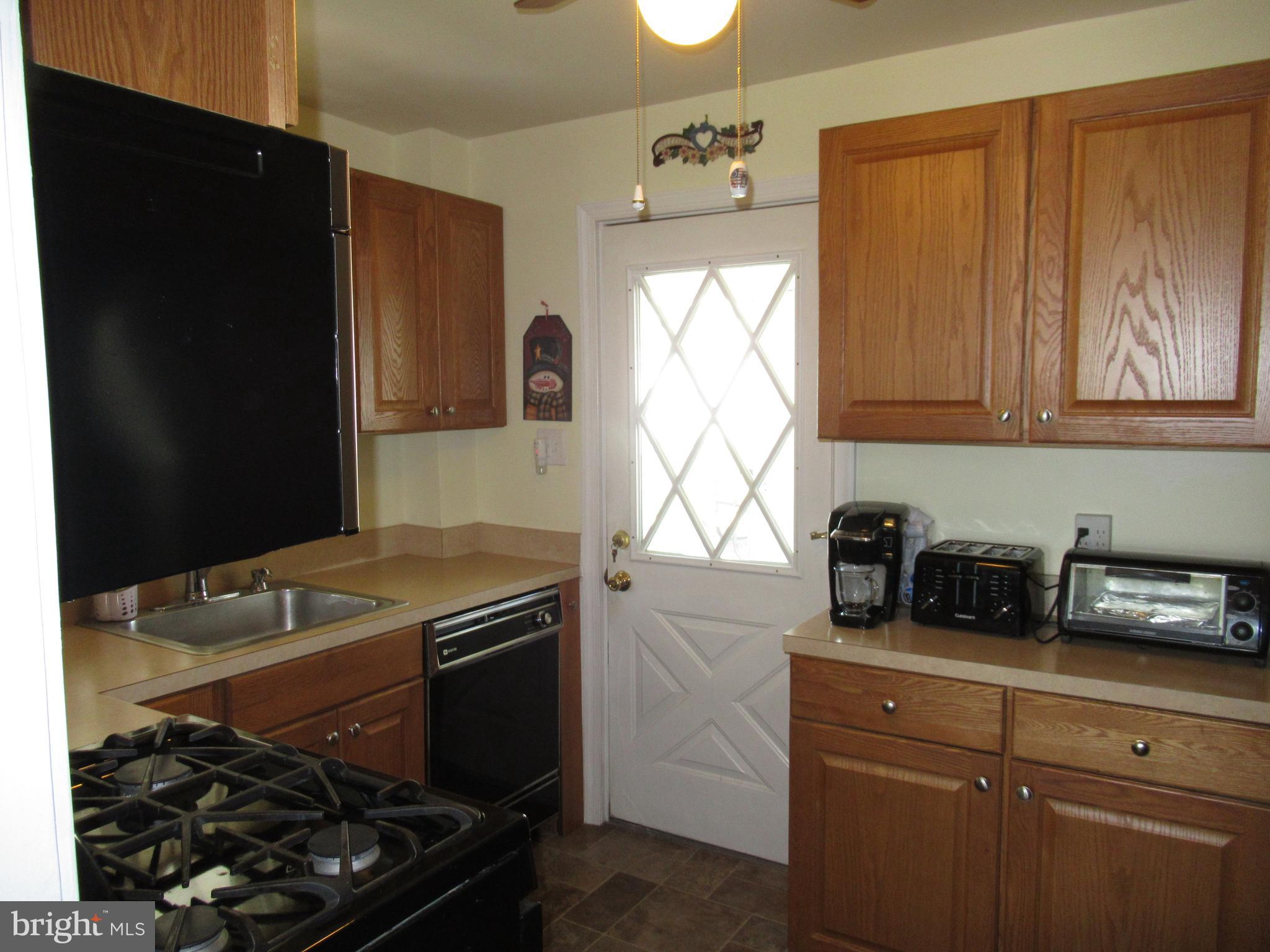 1011 Edgerton Road Secane, PA 19018 - Photo 18 of 53