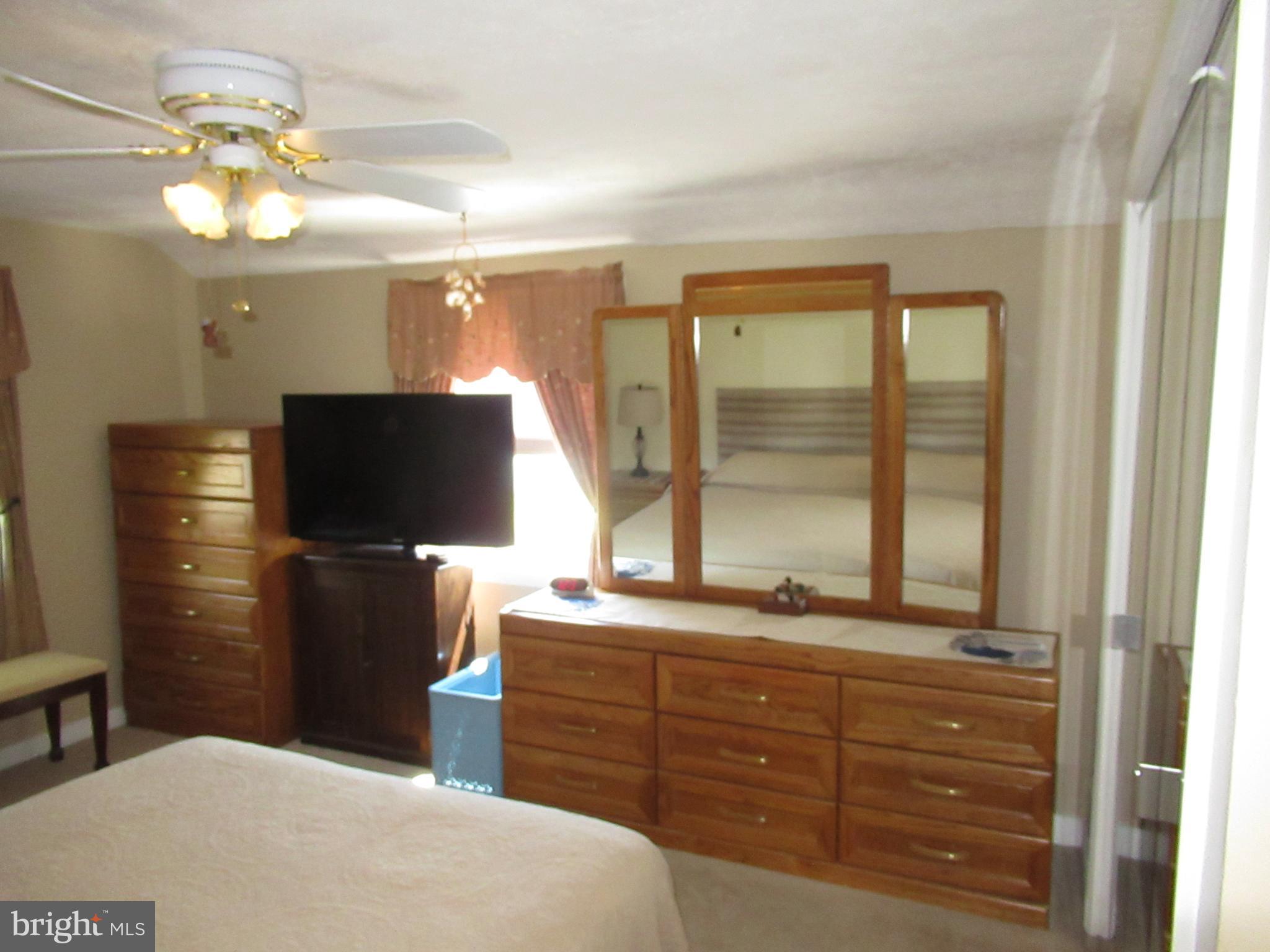 1011 Edgerton Road Secane, PA 19018 - Photo 27 of 53