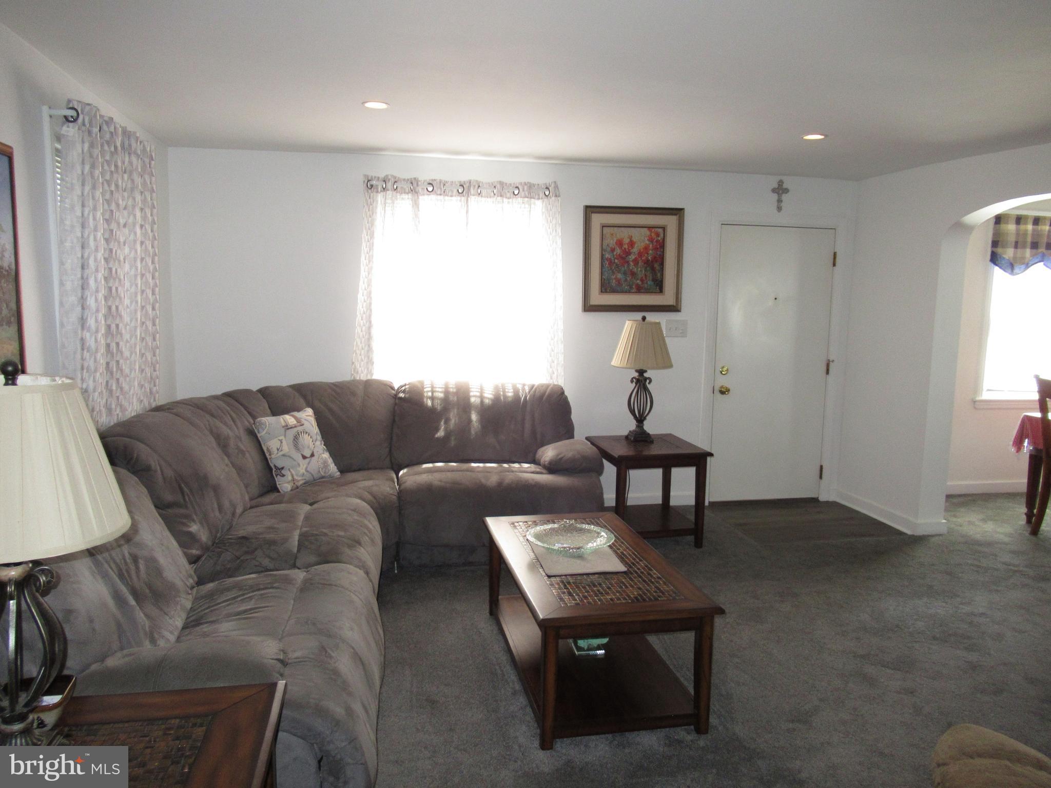 1011 Edgerton Road Secane, PA 19018 - Photo 3 of 53