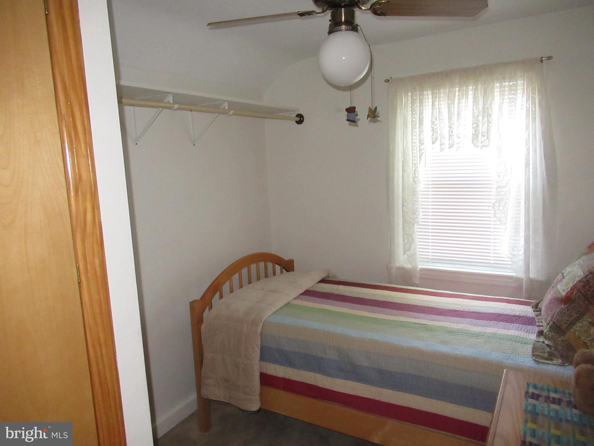 1011 Edgerton Road Secane, PA 19018 - Photo 39 of 53