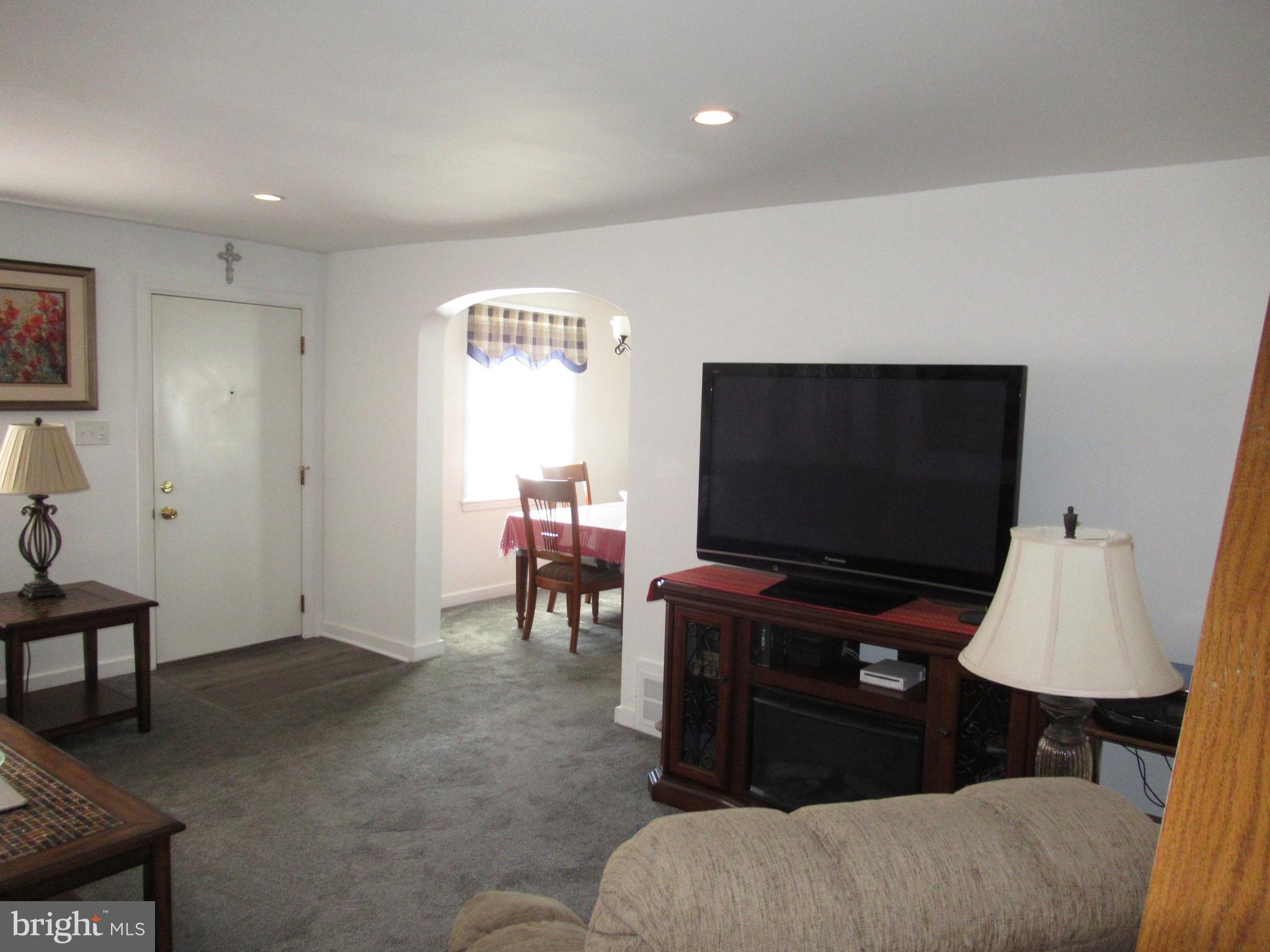 1011 Edgerton Road Secane, PA 19018 - Photo 8 of 53