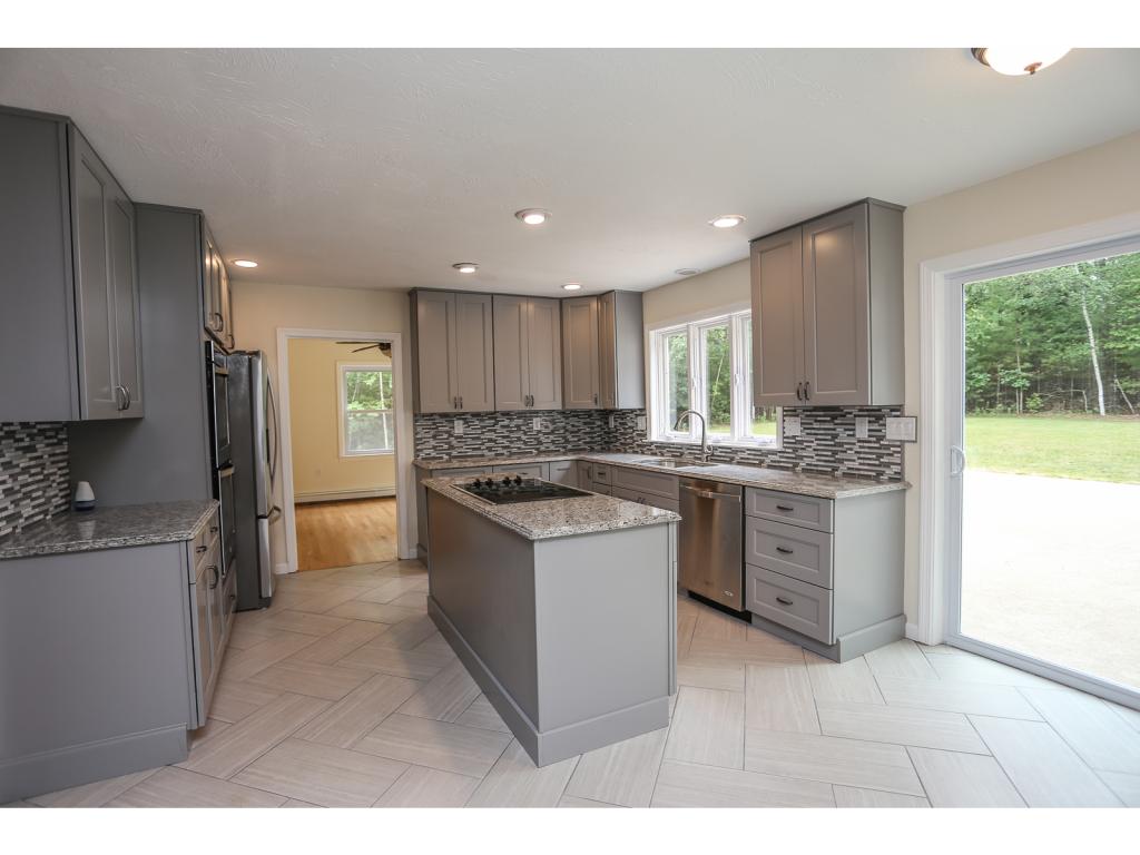 162 Bedford Road Merrimack, NH 03054 - Photo 9 of 29