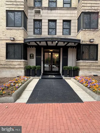 $2,300 | 1010 25th Street Northwest, Unit 811, Washington, DC 20037