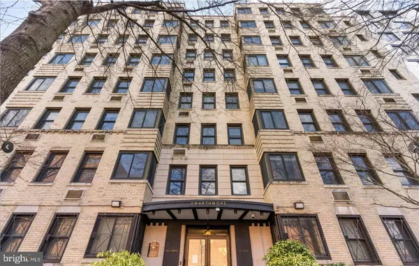 $2,300 | 1010 25th Street Northwest, Unit 811, Washington, DC 20037