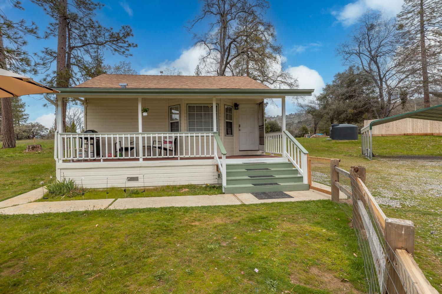 38209 Wortham Road Oakhurst, CA 93644 - Photo 2 of 40