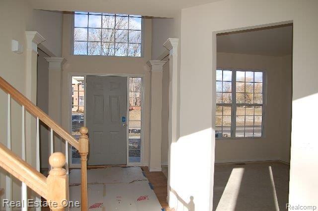 835 Monterey Ln. Rochester, MI 48307 - Photo 3 of 11 foyer.JPG