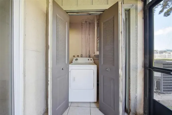 $1,850 | 2131 Ridge Road South, Unit 105, Largo, FL 33778
