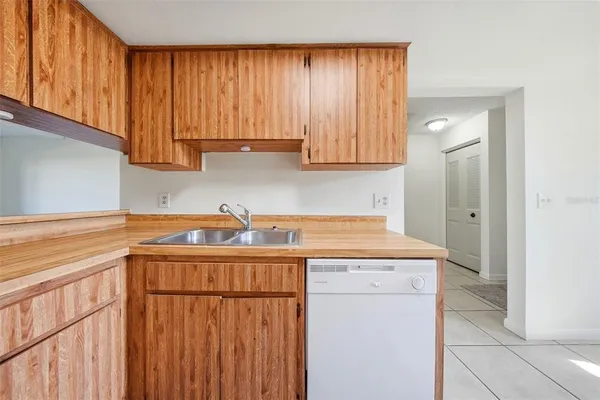 $1,850 | 2131 Ridge Road South, Unit 105, Largo, FL 33778