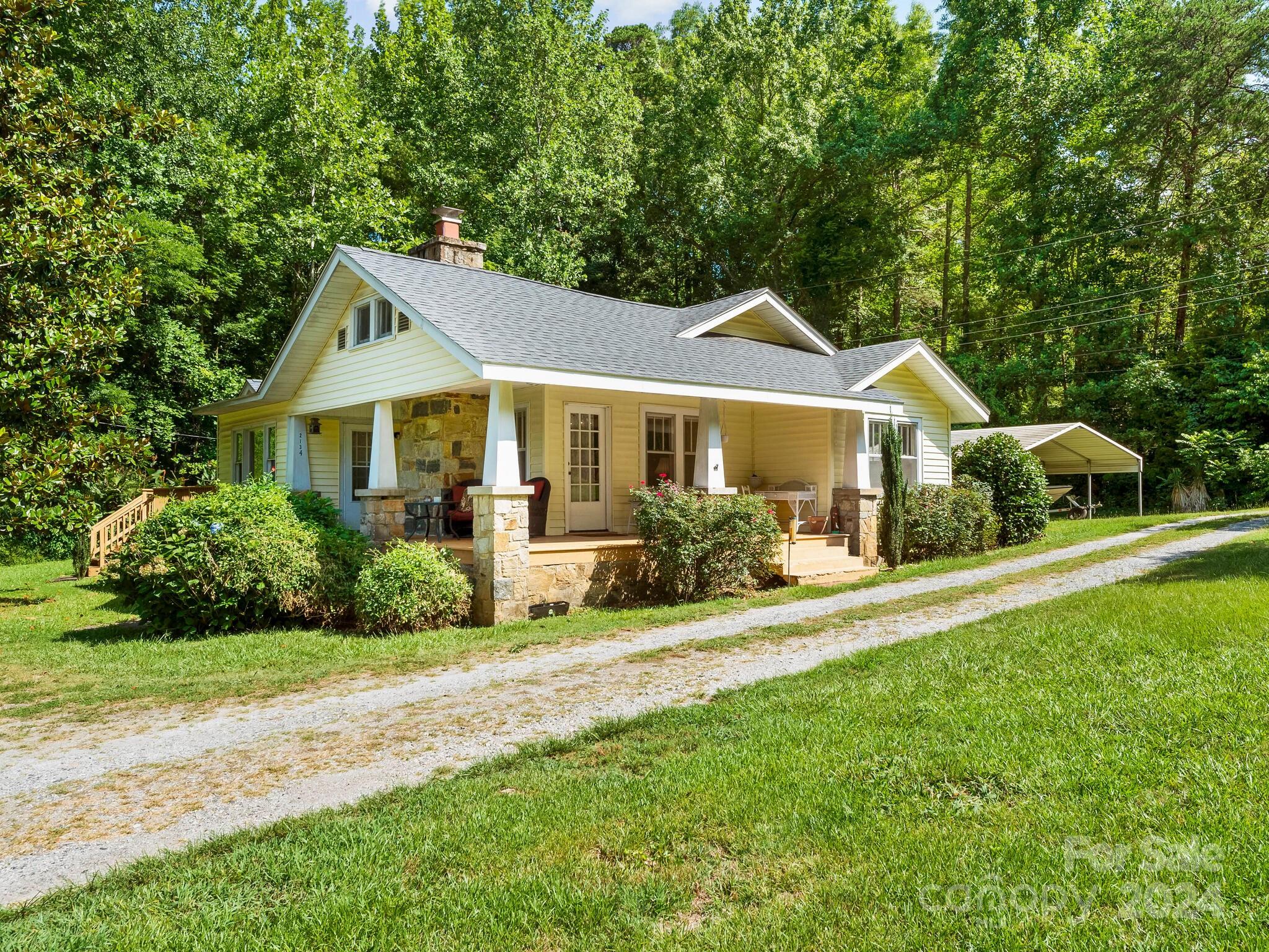 2134 Lynn Road Columbus, NC 28722 - Photo 4 of 28 Gallery Image 4