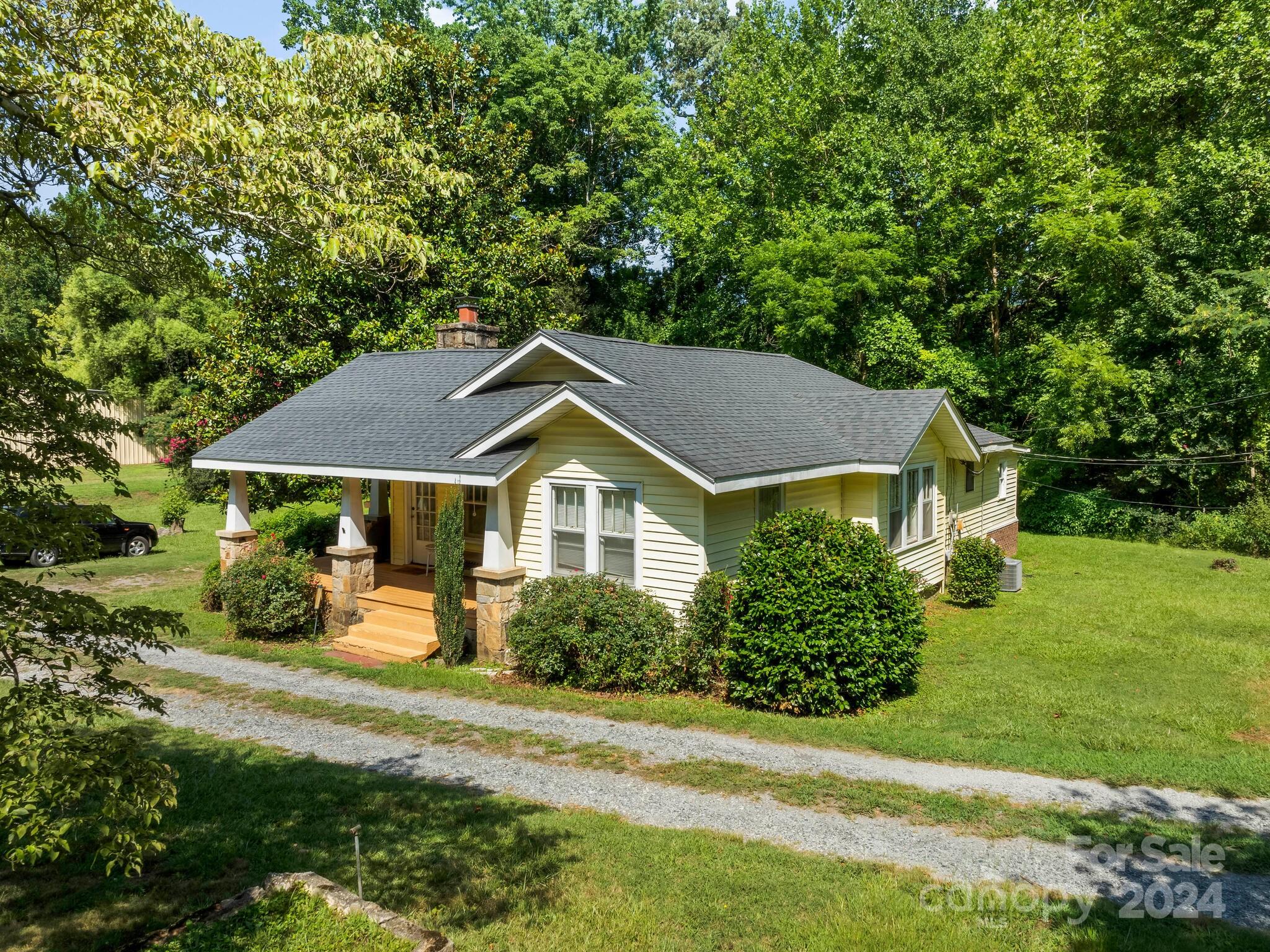 2134 Lynn Road Columbus, NC 28722 - Photo 6 of 28 Gallery Image 6