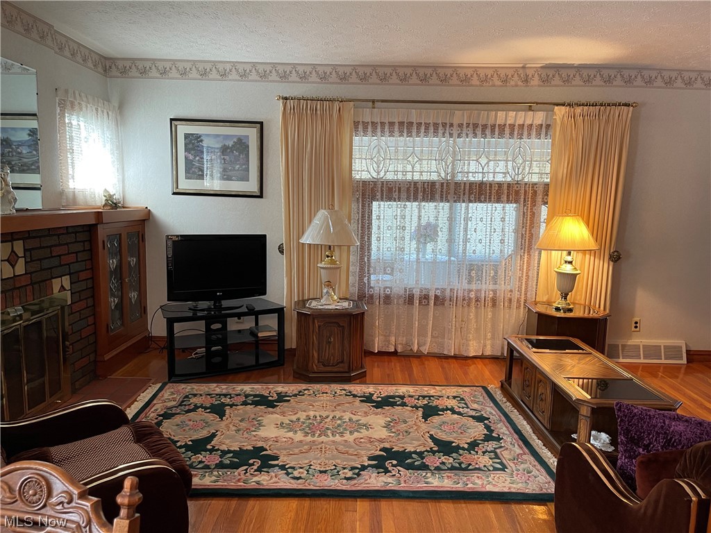 6325 Stanbury Road Parma, OH 44129 - Photo 14 of 35